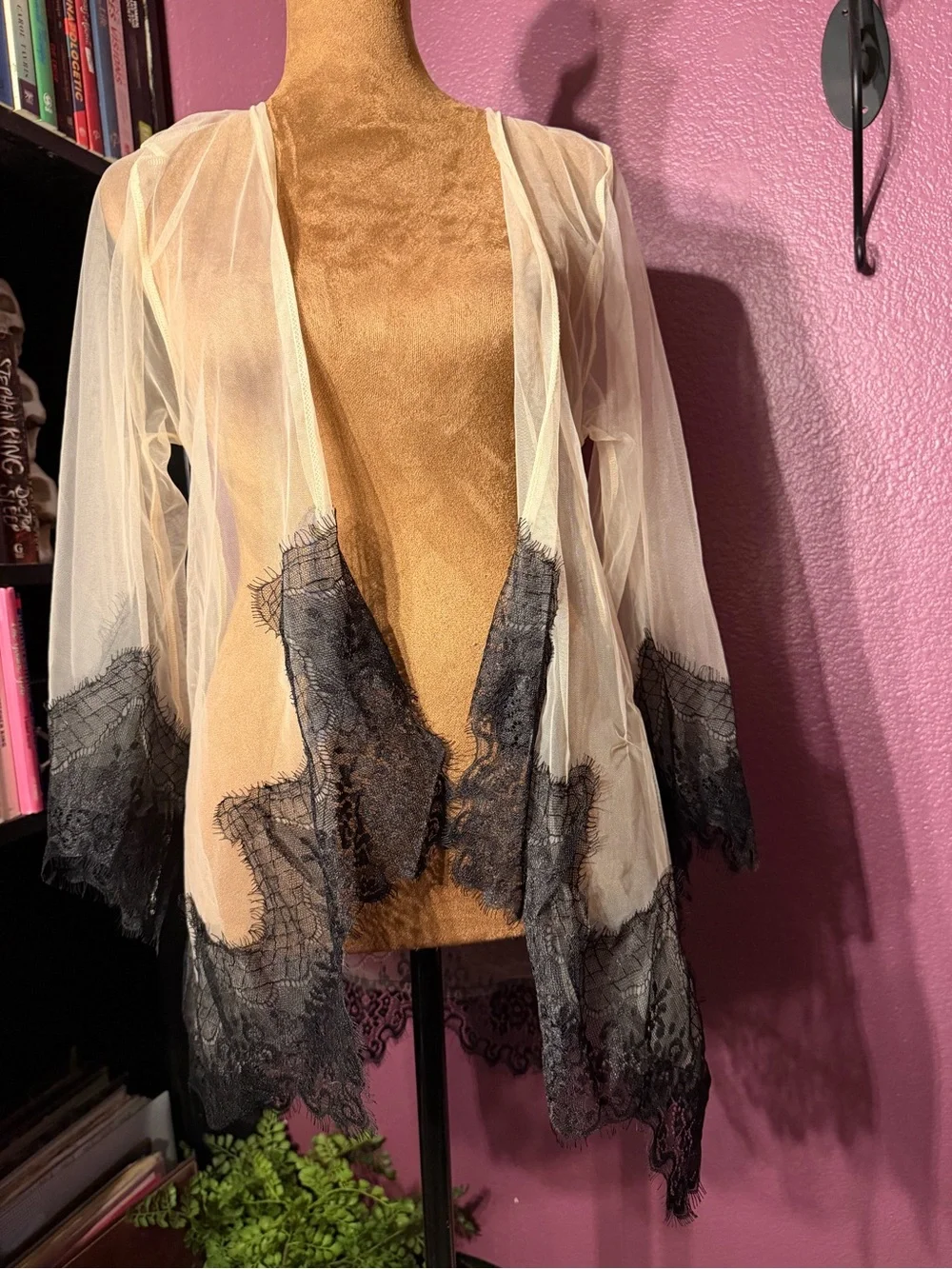 Sheer Lace-Trim Robe - Black & Cream